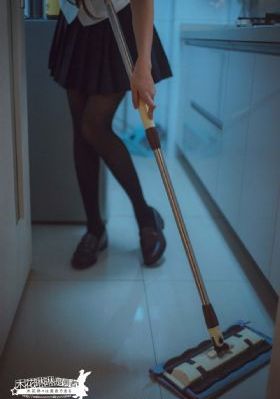 妈妈在厨房被同学征服_免费观看高清版