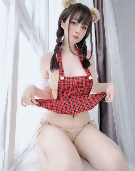 女人裸露双乳给男人喂奶文_超清日韩免费观看